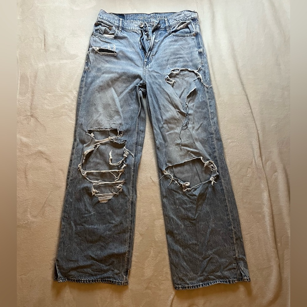 American Eagle ripped wide-leg jeans size 2 short